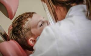 diferencia entre dentista y odontólogo